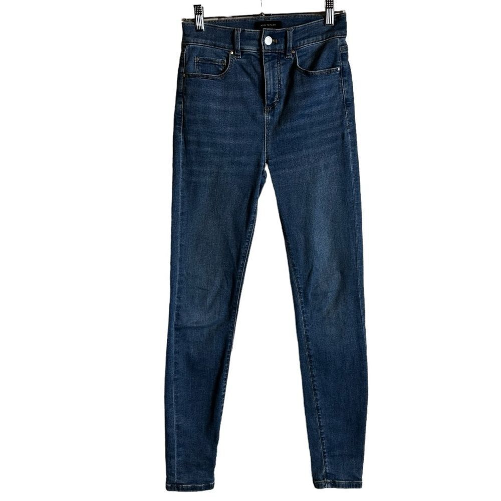 Ann Taylor the skinny jeans size 00 medium dark Wash